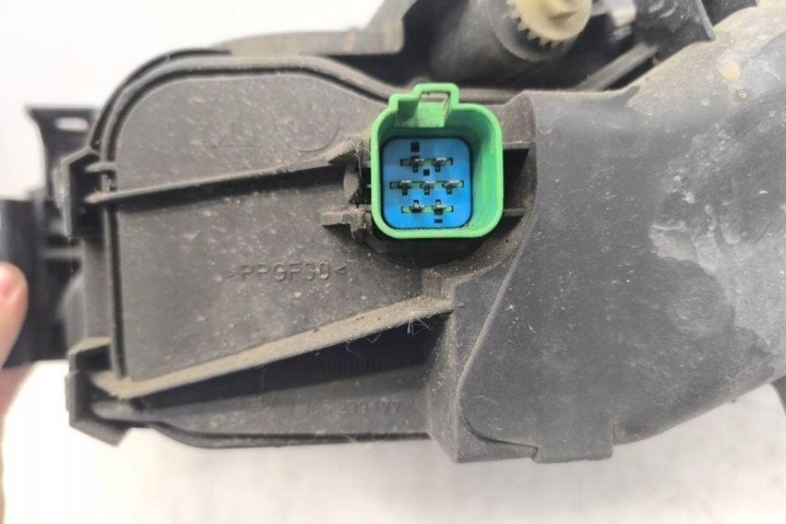 PHARE DROITE AVANT FORD MONDEO III TURNIER (BWY) 0301174204 1.8L GASOLINE
