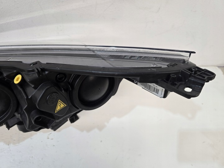 FORD KUGA MK2 II LIFT PHARE AVANT DROITE LED