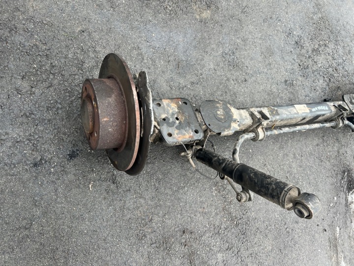 MASTER III MOVANO 2.3 DCI AXE ARRIÈRE POUTRE SUSPENSIONS 555110270R SUSPENSION