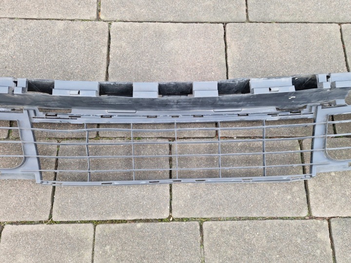 SCENIC III COURT GRILLE INFÉRIEURE PARE-CHOCS AVANT 622545401R 09-2011