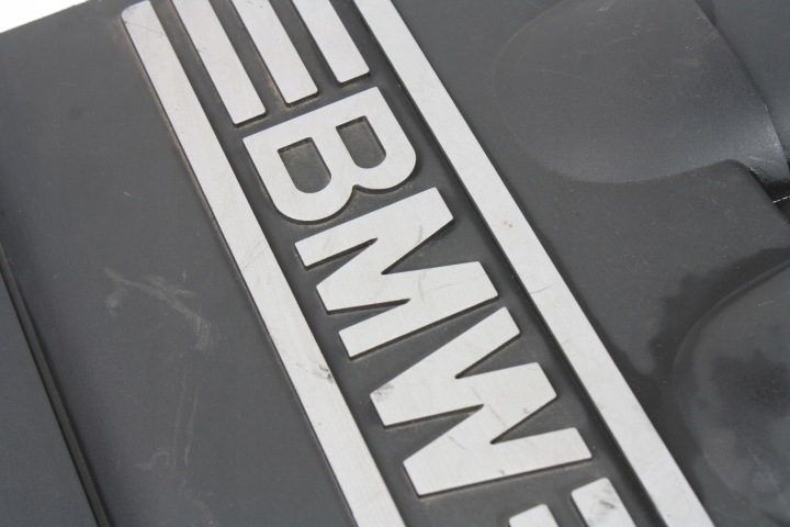 BMW E60 E61 E83 X3 520D M47 PROTECTION COUVERCLE MOTEUR 7789000