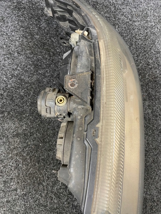 RENAULT LAGUNA II PHARE GAUCHE AVANT AVANT XÉNON 8200163323