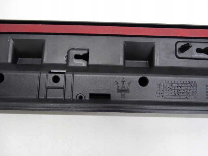 MASERATI LEVANTE M161 16- MOULURE PORTES DROITE AVANT 670035235 ORIGINALE