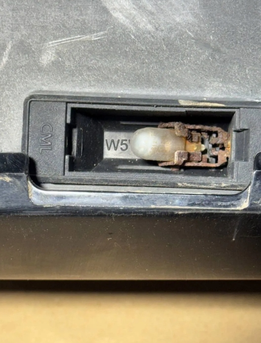 CACHE COUVERCLES DE COFFRE COUVERCLES DE COFFRE PEUGEOT 3008 I 9684852280