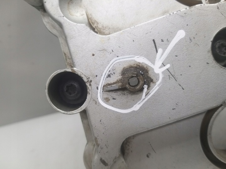COUVERCLE DE SOUPAPES AUDI A4 B6 PASSAT B5 2.0 FSI AWA 150KM 06D103469E