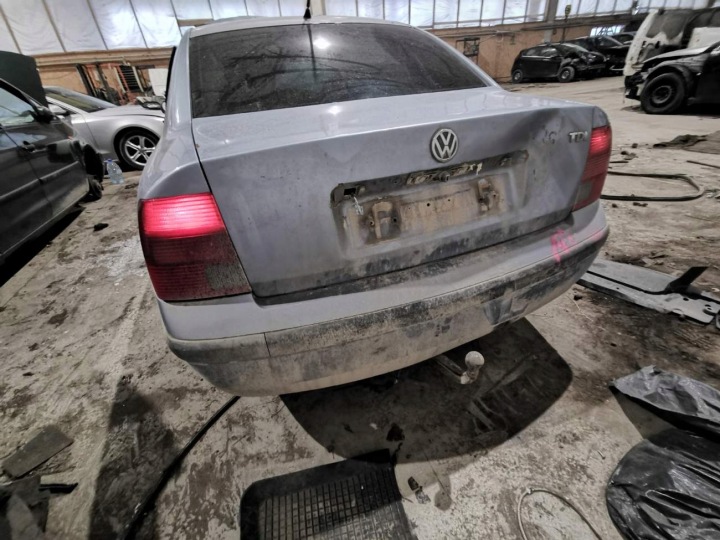 VOLKSWAGEN PASSAT CHARNIÈRE AVANT PORTES AVANT 1997 1.9L