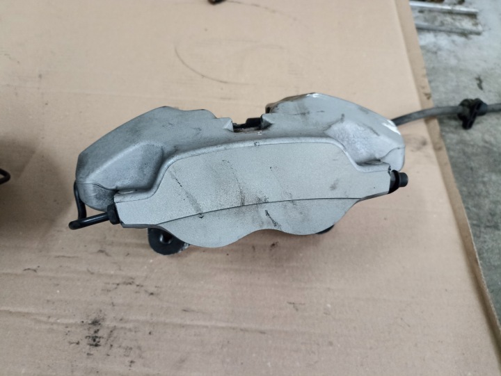 ÉTRIER DE FREIN DE FREIN AVANT GAUCHE DROIT BMW G20 G22 G30 6883483 6883484 19705KM