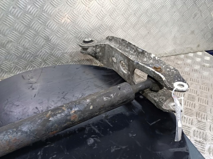 AUDI RS7 BRAS DE SUSPENSION ARRIÈRE DROIT 80A505311B