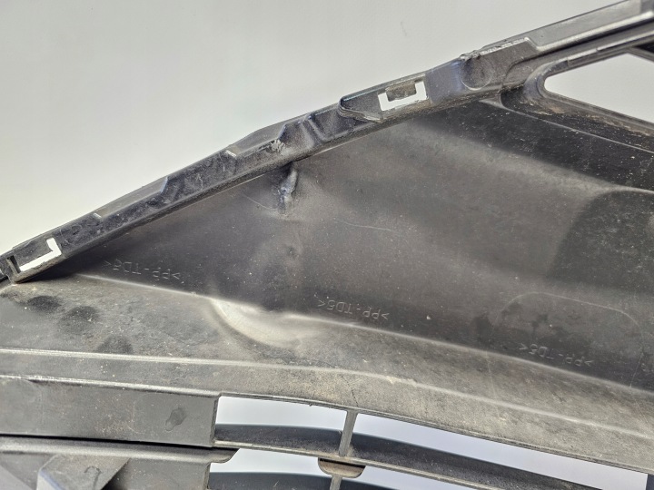 GRILLE CENTRALE PARE-CHOCS GRILLE TOYOTA AYGO II 2 LIFT 18-22 AVANT