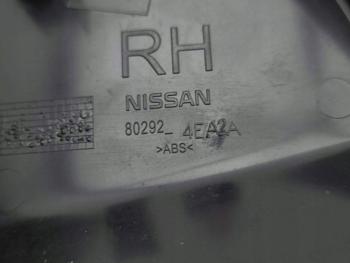 NISSAN QASHQAI 2018 ENSEMBLE MOULURE JOINT D'ÉTANCHÉITÉ VITRES PORTES AVANT