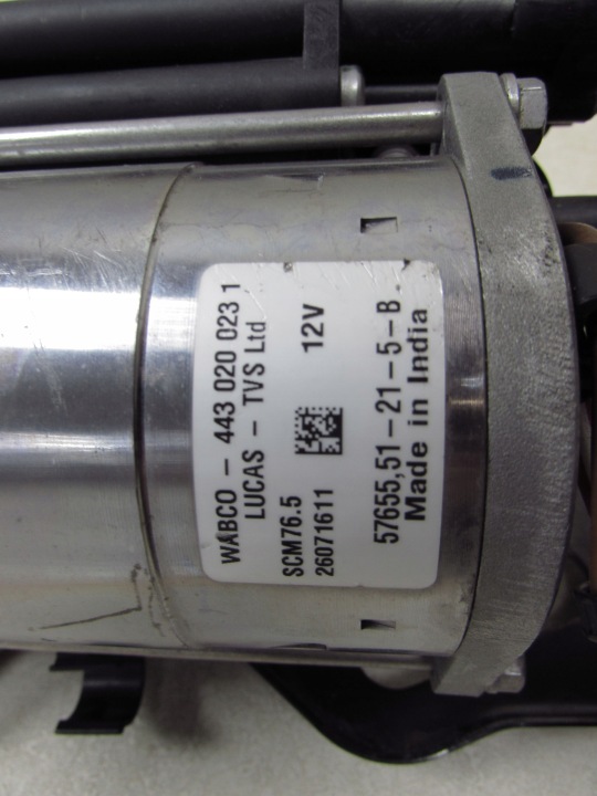 BMW X5 F15 X6 16 POMPE COMPRESSEUR SUSPENSIONS 443020023