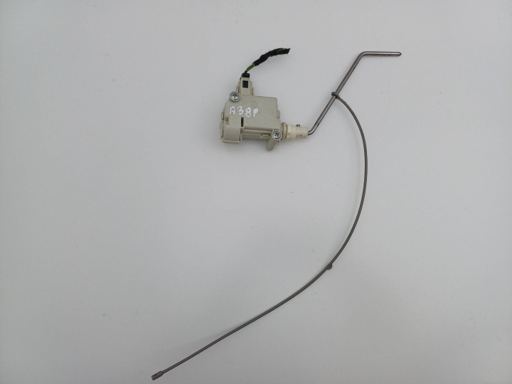 SERVOMOTEUR BOUCHONS GOULOTTE DE REMPLISSAGE CARBURANTS AUDI A3 8P 3B0959781 NR515