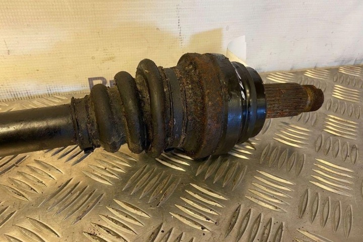 DEMI-ARBRE ARRIÈRE GAUCHE BMW 5 (F10) 7581028AI03 2.0L DIESEL 2012