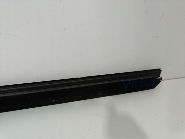 MOULURE RACLOIR MERCEDES CLA W117 AMG A1177250482
