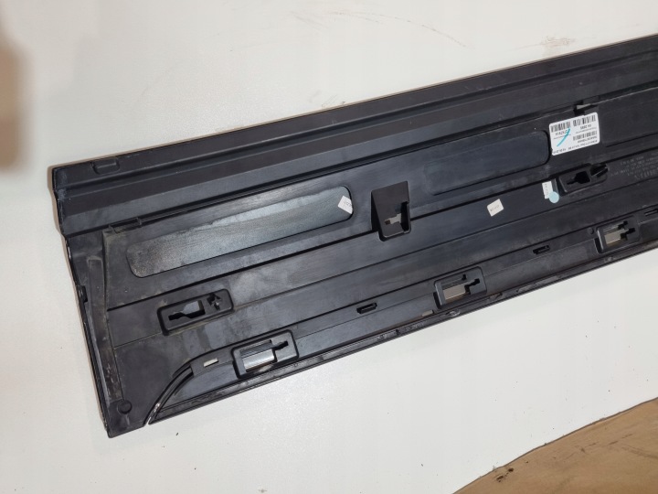 36A853071 MOULURE PORTES GAUCHE AVANT BENTLEY BENTAYGA 2018R