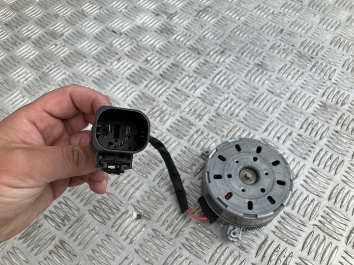 7636070 ENGINE FAN BMW X2 F39 2.0 D 7636070