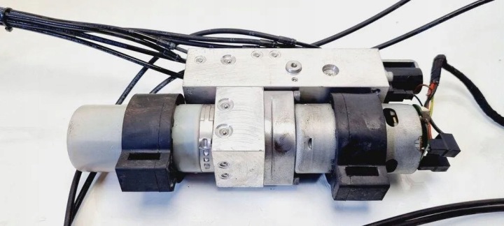 POMPE HYDRAULIQUE MERCEDES-BENZ SLC (R172) A1728000030 2.0L GASOLINE 135KW