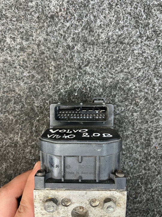 VOLVO V40 2.0B POMPE ABS 0265216462