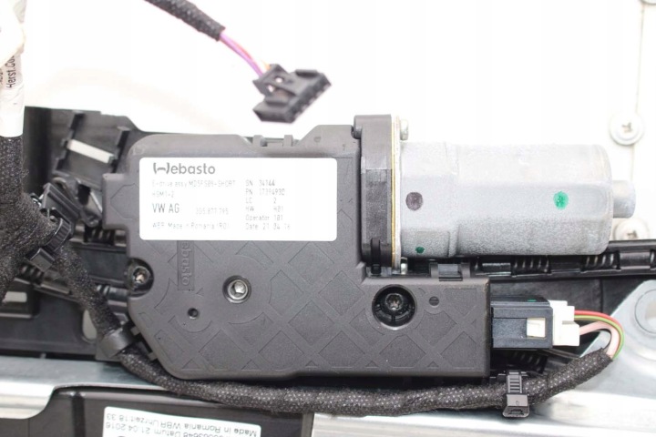 AUDI A4 BERLINE TOIT OUVRANT 8W5877041A 8W5 877 041 A 8W B9 8W5877041 8W5877071