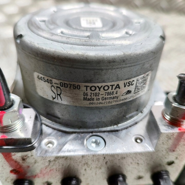 TOYOTA YARIS XP210 2023 POMPE ABS