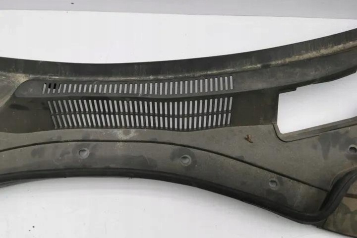 PLASTYK ESSUIE-GLACES AVANT MASERATI GHIBLI (M157) 670010470 3.0L DIESEL