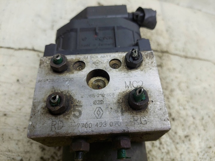 POMPE ABS 7700423070 0273004331 RENAULT SCENIC I