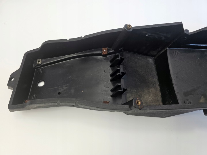 GILERA DNA 50 125 REMPLISSAGE SOUS SIÈGE PASSAGE DE ROUE DÉFLECTEUR D'AIR PLASTIQUE