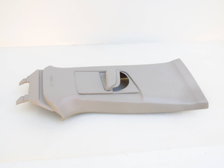 PROTECTION CHÂSSIS BRODERIE MONTANTS B DROITE 31307225 VOLVO V40 II 12-19