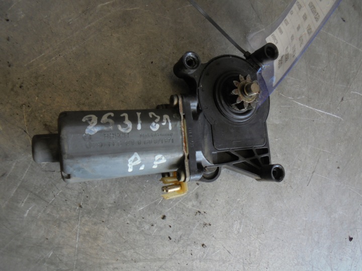 PETIT MOTEUR VITRES PP MERCEDES W210 0130821671