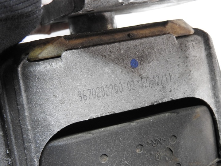 PEUGEOT 508 BERLINE 10-17 2.0 HDI POIGNÉE COUSSIN MOTEUR 9677163980