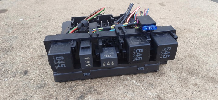 MODULE CONTRÔLEUR CONFORT BCM VOLKSWAGEN PASSAT B7 3AA937087N