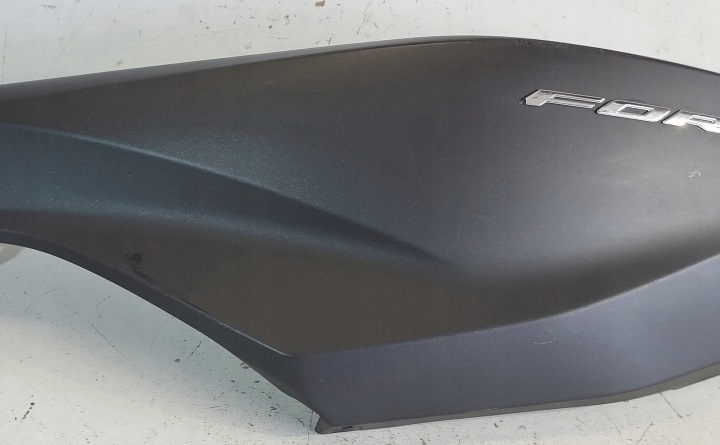 QUEUE PLASTIQUE GAUCHE 83600-K1B-T000 HONDA NSS FORZA 125 350 2021+R
