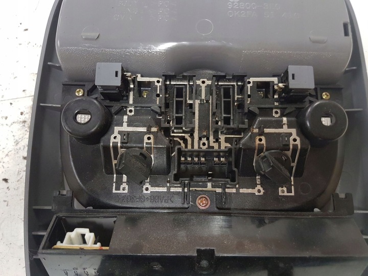 ÉCLAIRAGE INTERNE KIA SORENTO I (JC) 928003E0 2.5L DIESEL 103KW 2006