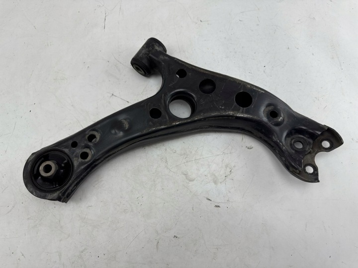 TOYOTA COROLLA E210 E21 2023 AVANT CÔTÉ GAUCHE INFÉRIEUR BRAS DE SUSPENSION AVANT