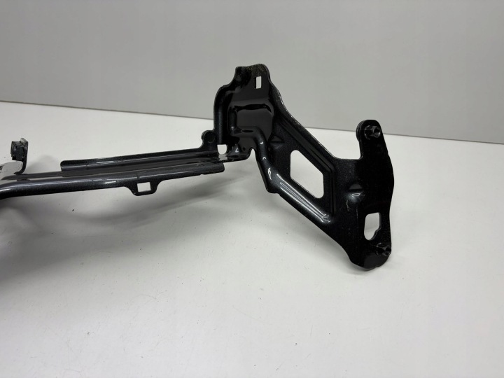 AUDI E-TRON SUPPORT FIXATION GARDE-BOUE DROIT 4KE803504