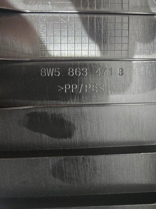 AUDI A4 B9 LIFT BERLINE PROTECTION COURROIE ARRIÈRE ARRIÈRE CALANDRE 8W5863471B