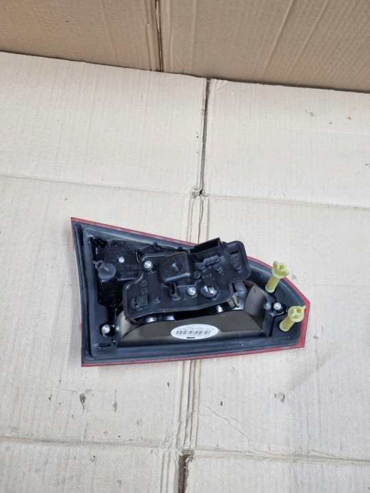 FORD S-MAX MK1 PHARE DROIT ARRIÈRE DROITE ARRIÈRE DANS COUVERCLE DE COFFRE AM21-13A602-AF