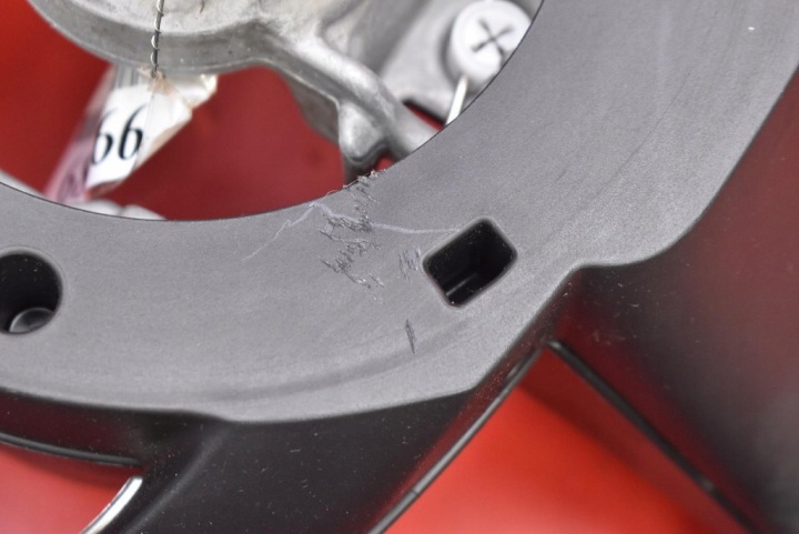 VOLANT CUIR MULTIFONCTIONNELLE 6436038 TOYOTA YARIS CROSS 20-