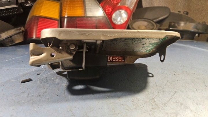 ARGENTÉE CLAPET GOULOTTE DE REMPLISSAGE CARBURANTS BOUCHON MERCEDES W202 2015842939