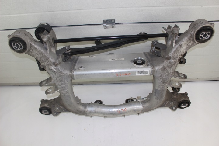 CHÂSSIS CHÂSSIS BERCEAU ARRIÈRE BMW 5 G30 530E 6886057