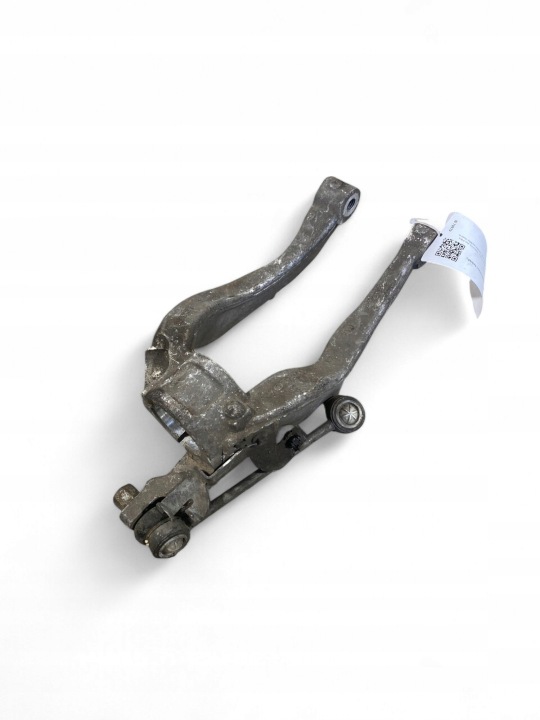 VOLVO XC90 FIXATION AMORTISSEUR INFÉRIEUR 31360636
