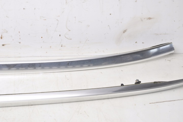 VOLVO V60 BARRES DE TOIT DE TOIT UNIVERSEL ENSEMBLE
