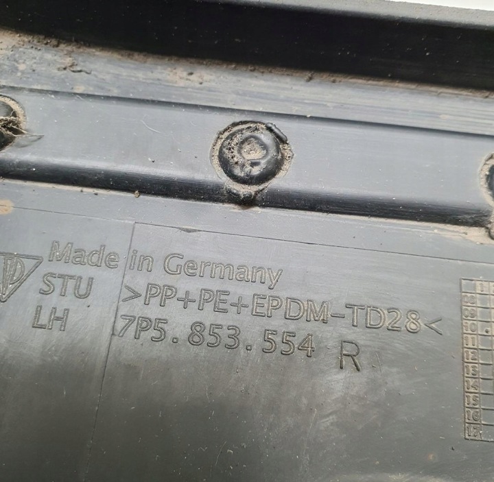 MOULURE REVÊTEMENT SEUIL DROITE PORSCHE CAYENNE II 7P5 7P5853554