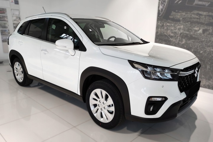 REVÊTEMENT SUR PARE-CHOCS SUZUKI S-CROSS II