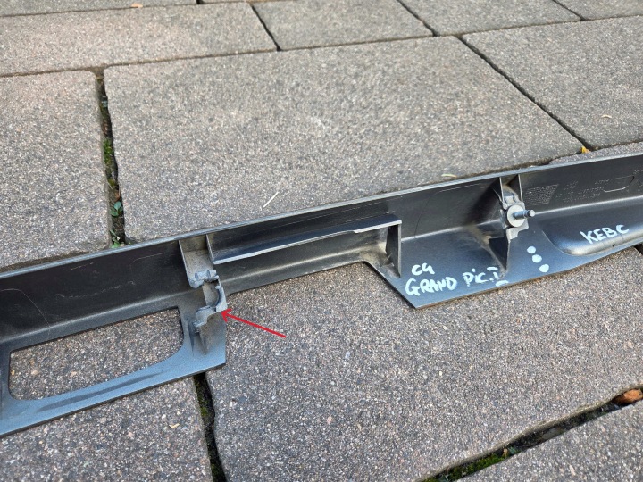 CITROEN C4 GRAND PICASSO I CACHE MOULURE ARRIÈRE COUVERCLES DE COFFRE 07-2013 KEBC