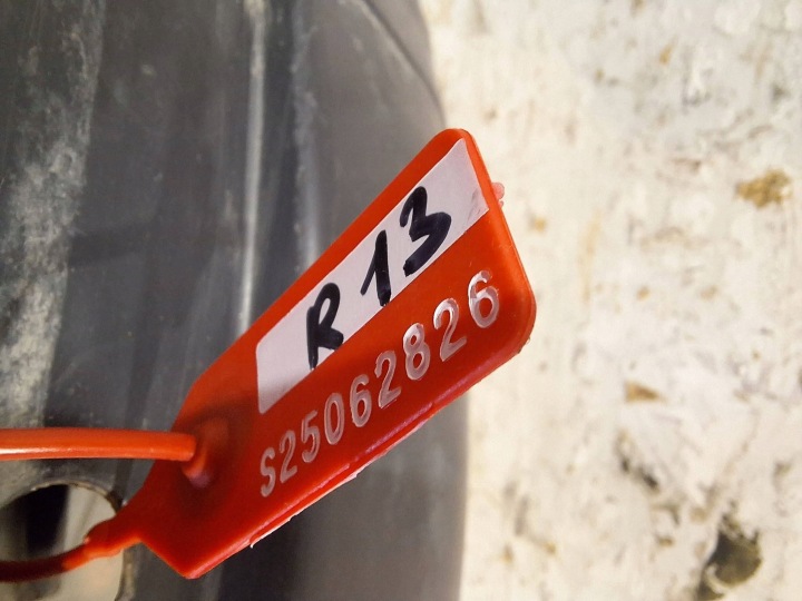 PASSAGE DE ROUE AVANT GAUCHE 638437451R RENAULT TRAFIC III VIVARO B 14-