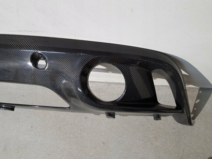 SPOILER DIFFUSEUR ARRIÈRE ASTON MARTIN VANQUISH CARBONE
