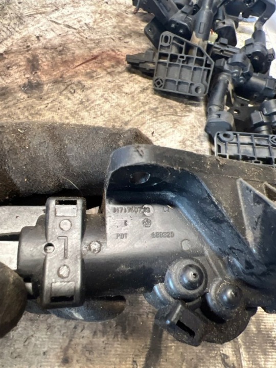 PETIT MOTEUR VITRES INCLINABLE ARRIÈRE CÔTÉ GAUCHE CHRYSLER GRAND VOYAGER IV 68832D