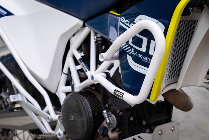 ARCEAU HUSQVARNA 701 KTM 690 GAS GAS 700 BLANC YAKK EXP