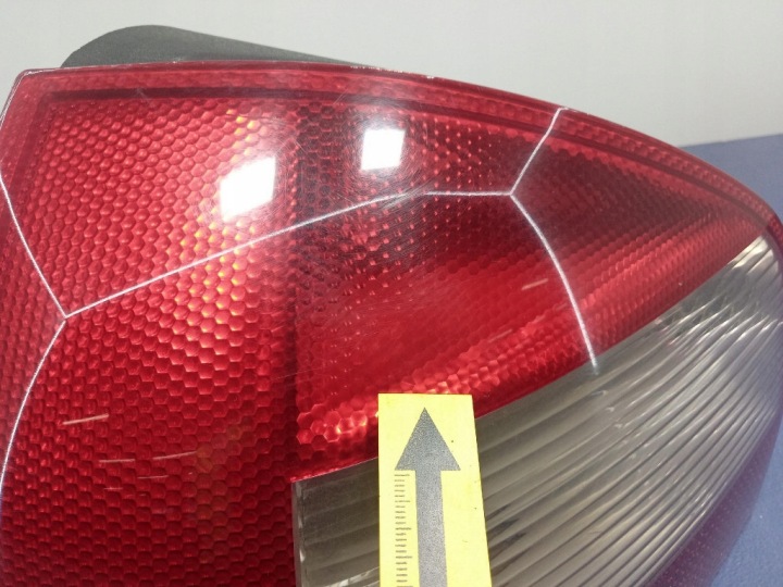 AUDI A3 8L LIFT 5D PHARE ARRIÈRE GAUCHE EXTÉRIEUR 8L0945095B